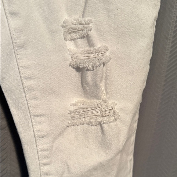 Refuge Distressed Jeans - Picture 4 of 7